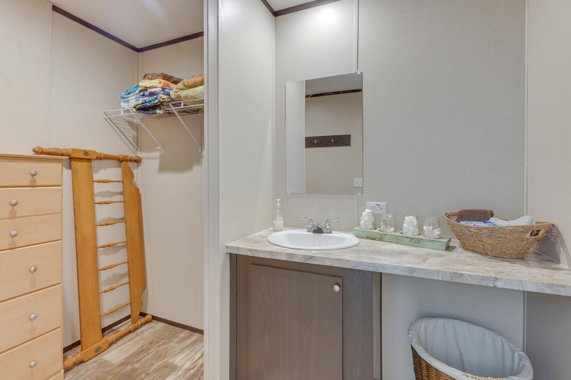 Lakefront Wetumpka Escape With Furnished Deck! ภายนอก รูปภาพ