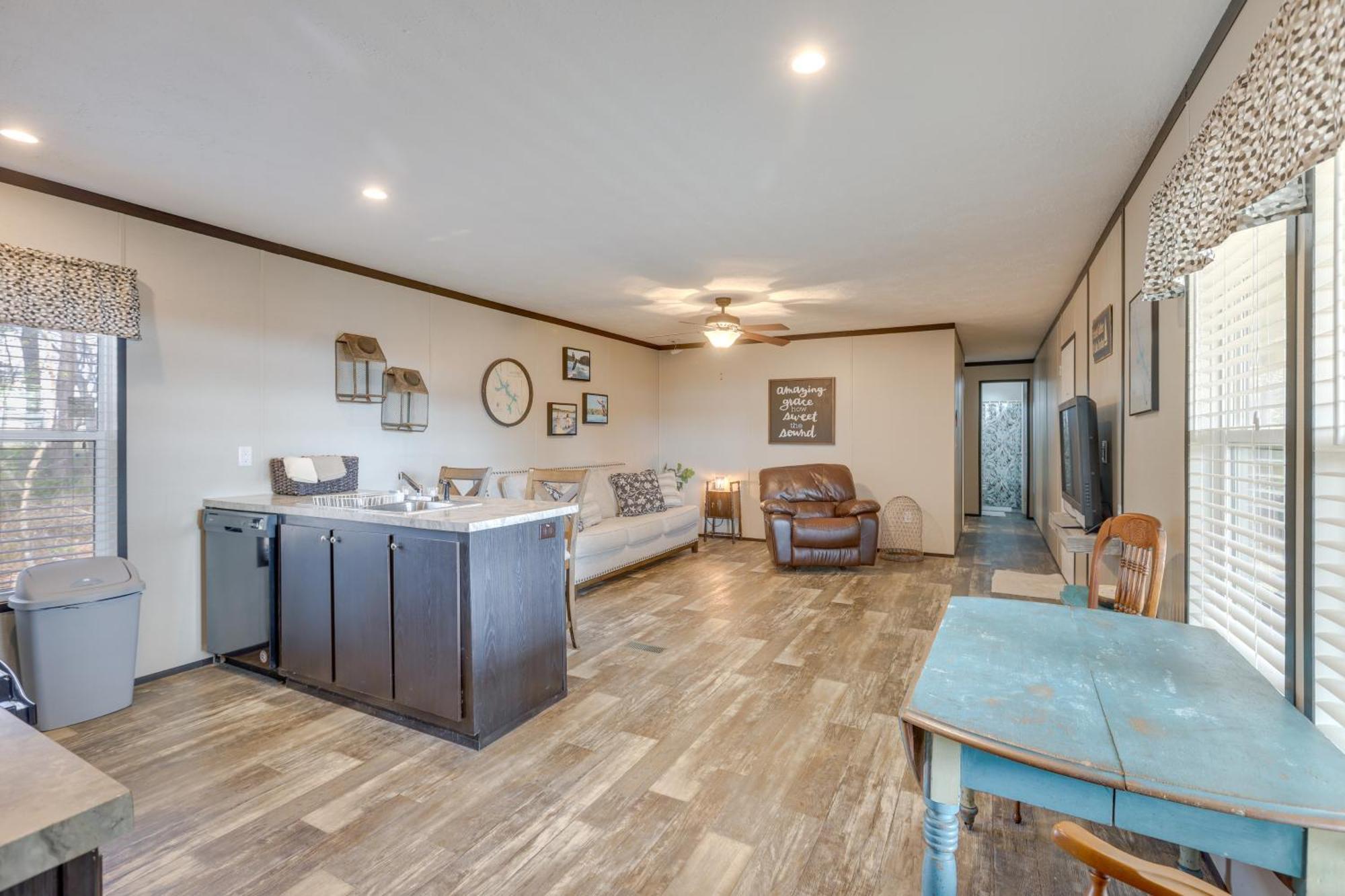 Lakefront Wetumpka Escape With Furnished Deck! ภายนอก รูปภาพ